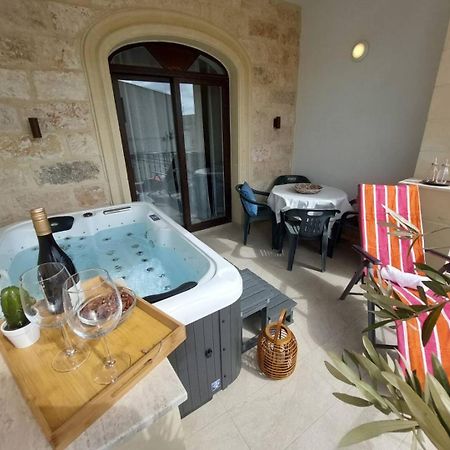 Fl 2 Ta'Lonza Luxury With Hot Tub By Homely Mellieħa Extérieur photo