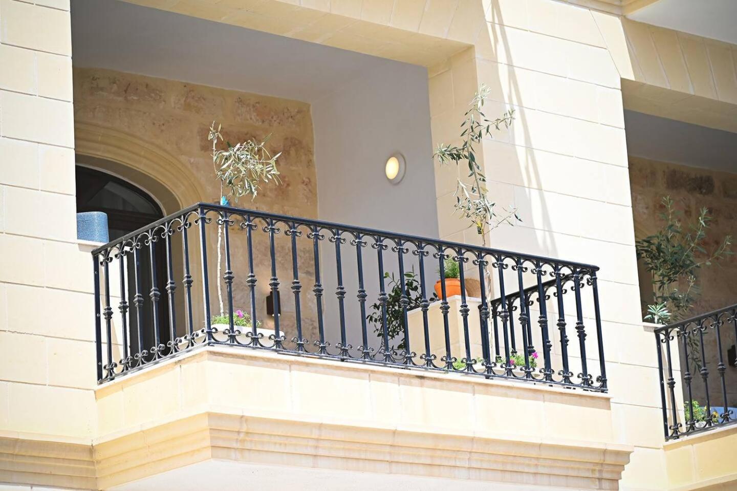 Fl 2 Ta'Lonza Luxury With Hot Tub By Homely Mellieħa Extérieur photo
