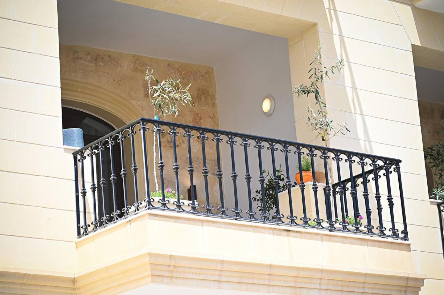 Fl 2 Ta'Lonza Luxury With Hot Tub By Homely Mellieħa Extérieur photo