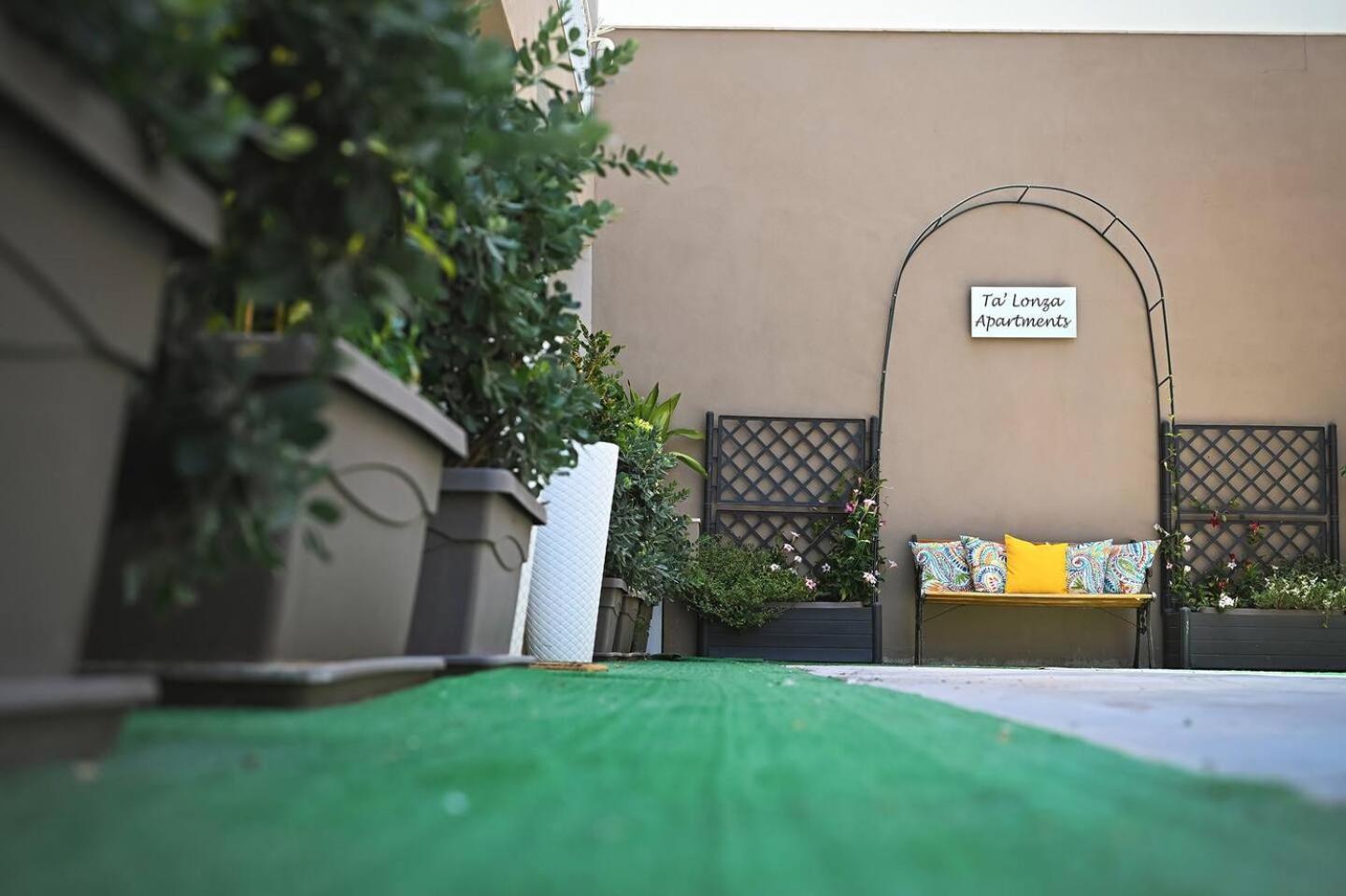 Fl 2 Ta'Lonza Luxury With Hot Tub By Homely Mellieħa Extérieur photo