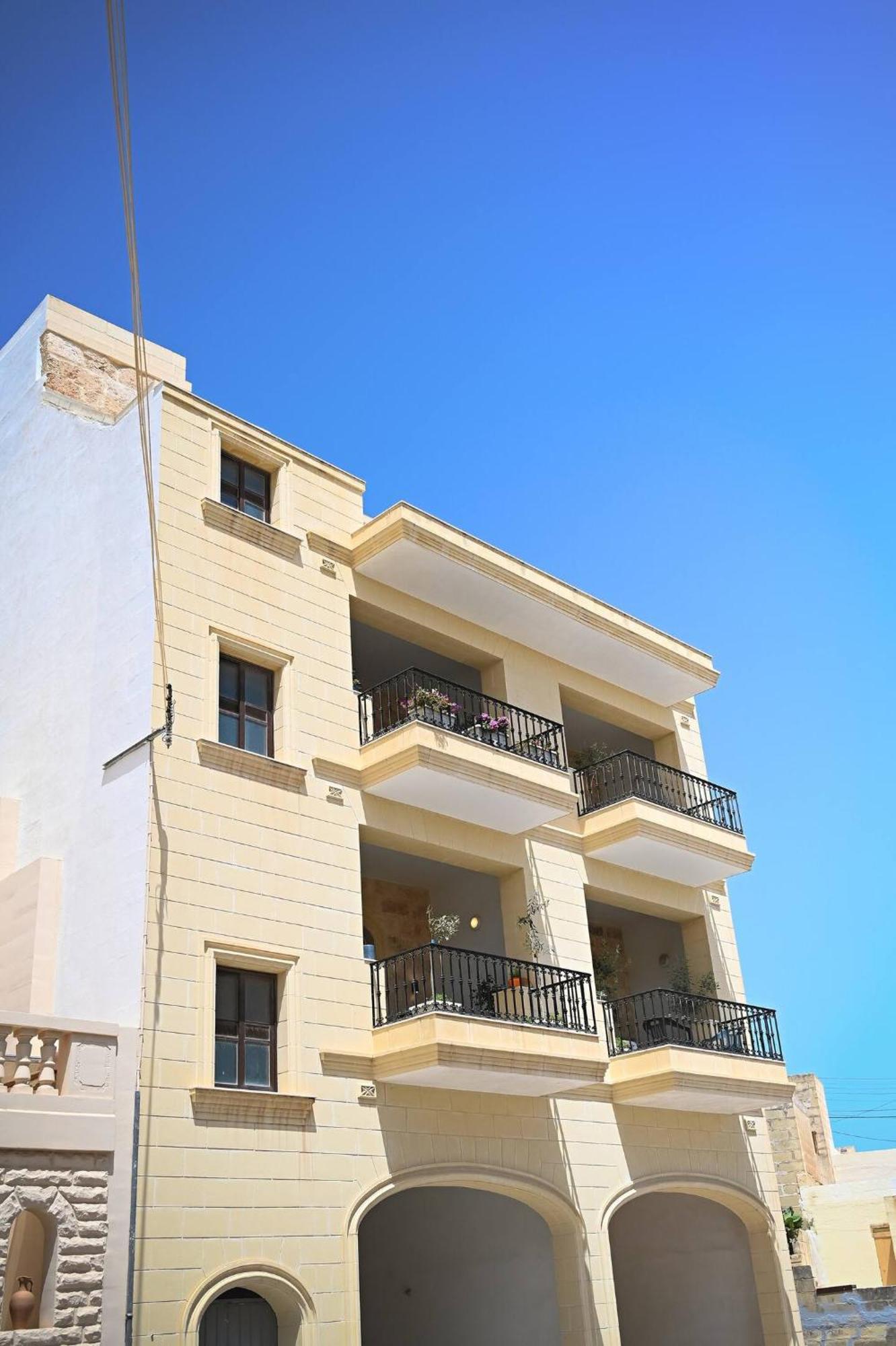 Fl 2 Ta'Lonza Luxury With Hot Tub By Homely Mellieħa Extérieur photo
