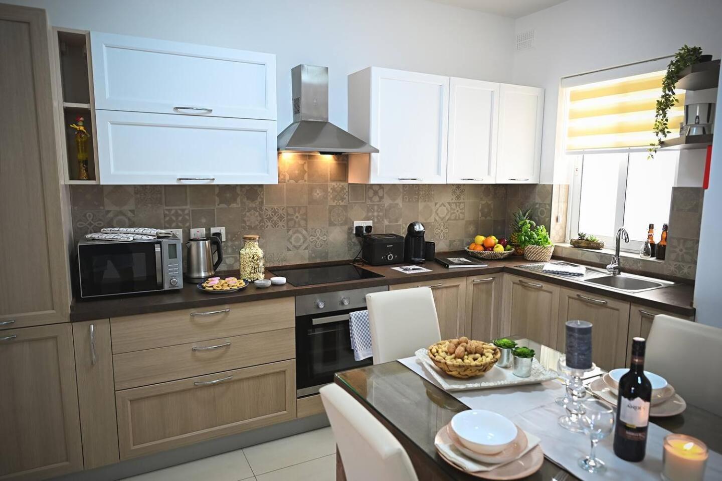 Fl 2 Ta'Lonza Luxury With Hot Tub By Homely Mellieħa Extérieur photo