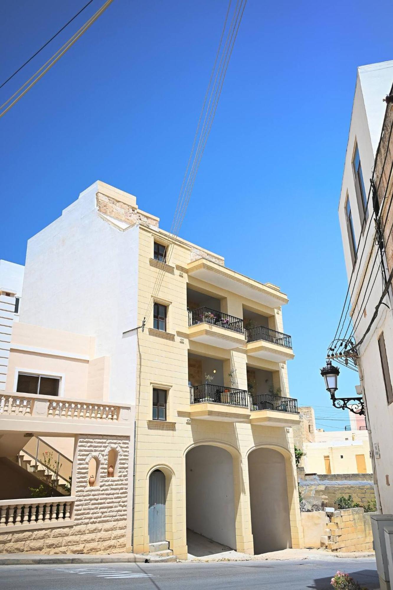 Fl 2 Ta'Lonza Luxury With Hot Tub By Homely Mellieħa Extérieur photo