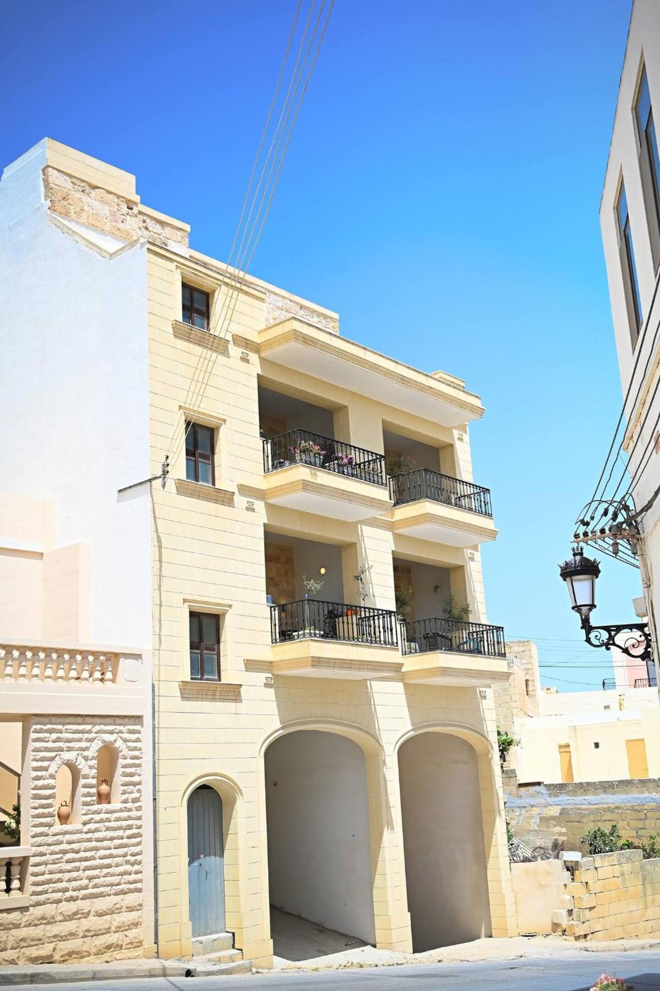 Fl 2 Ta'Lonza Luxury With Hot Tub By Homely Mellieħa Extérieur photo