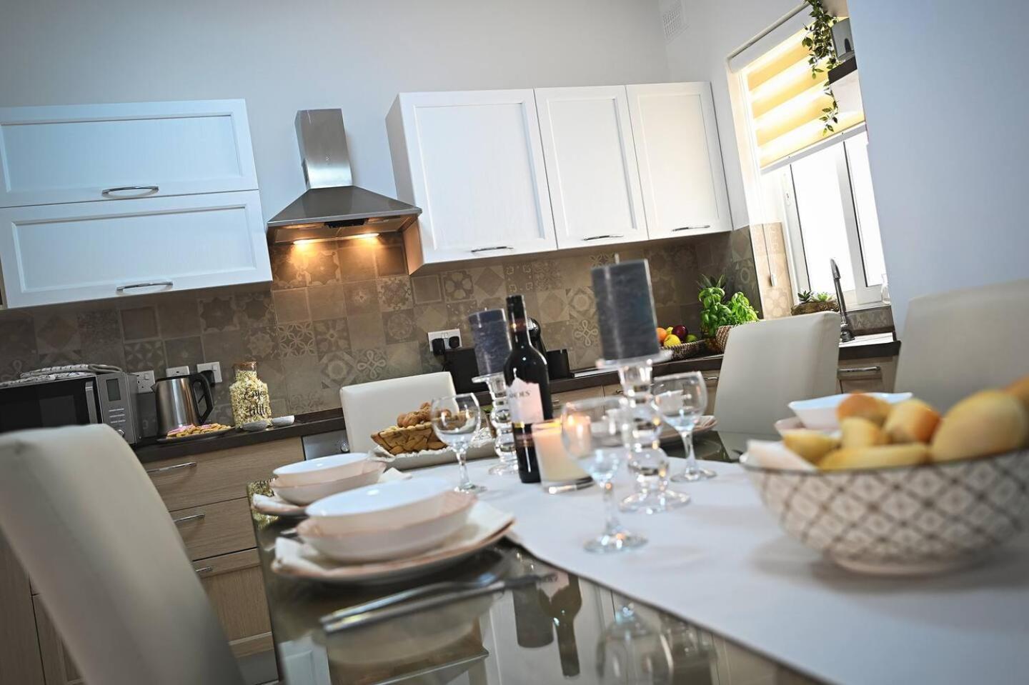 Fl 2 Ta'Lonza Luxury With Hot Tub By Homely Mellieħa Extérieur photo